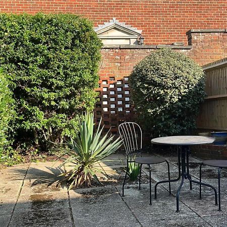 Kings Field Maisonette Eastleigh Exterior foto